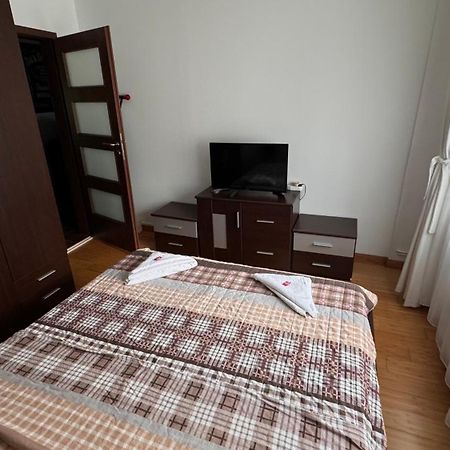 Apartament 3 Camere Otopeni Eksteriør bilde