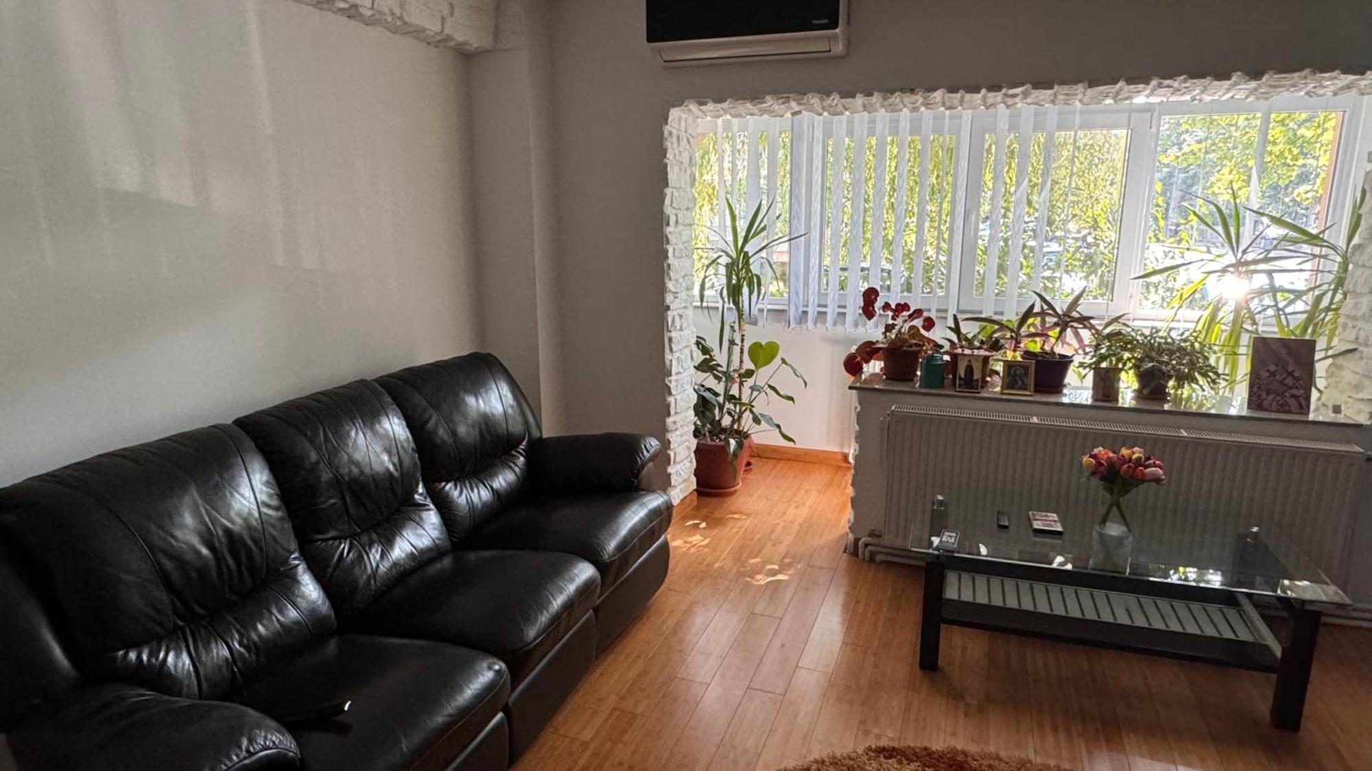 Apartament 3 Camere Otopeni Eksteriør bilde